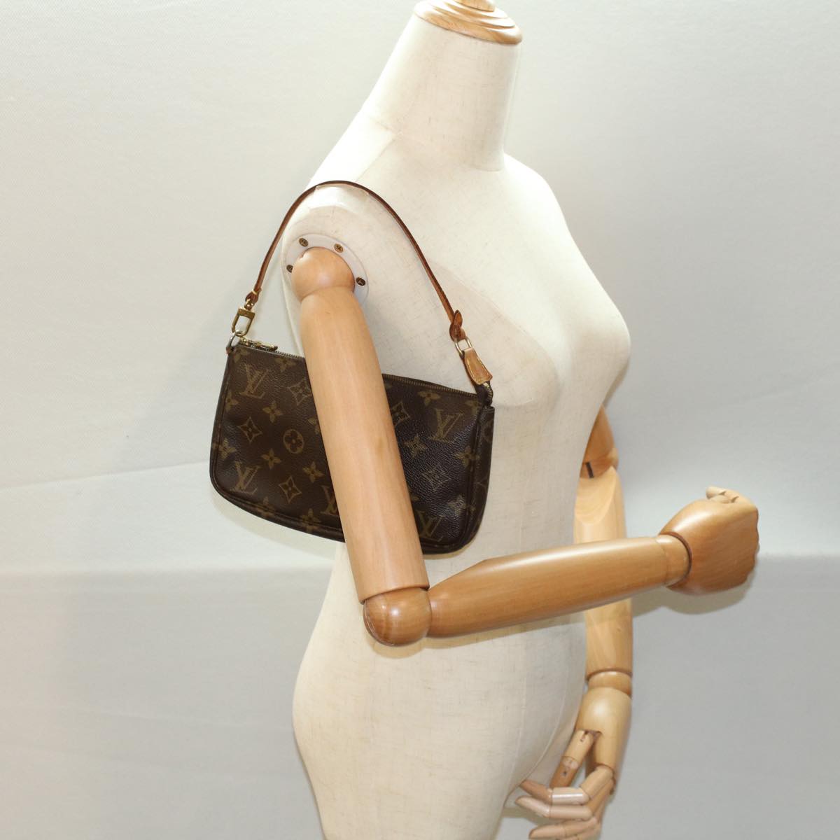 LOUIS VUITTON Monogram Pochette Accessoires Pouch M51980 LV 53860