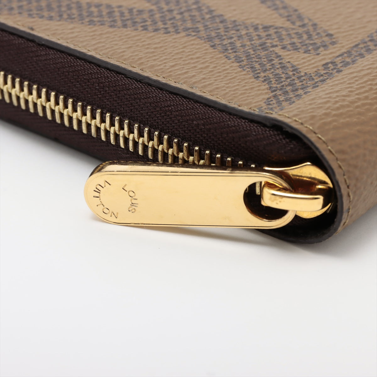 Louis Vuitton Giant Monogram Reversee Zippie Wallet M69353 Black X Brown Round Zip Wallet