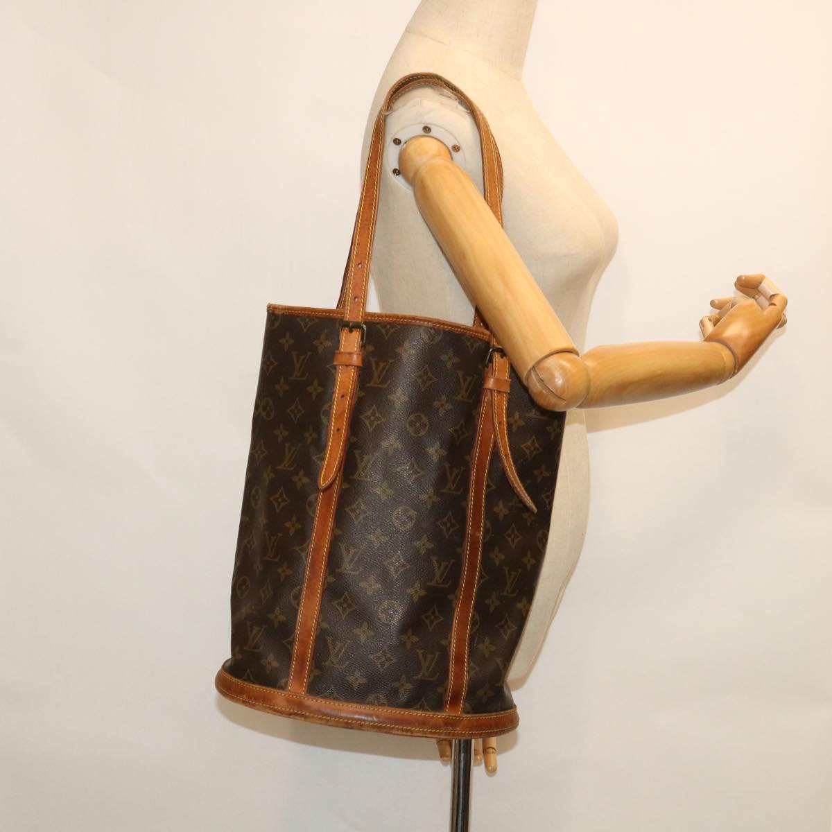 LOUIS VUITTON Monogram Bucket GM Shoulder Bag Vintage M42236 LV 54283
