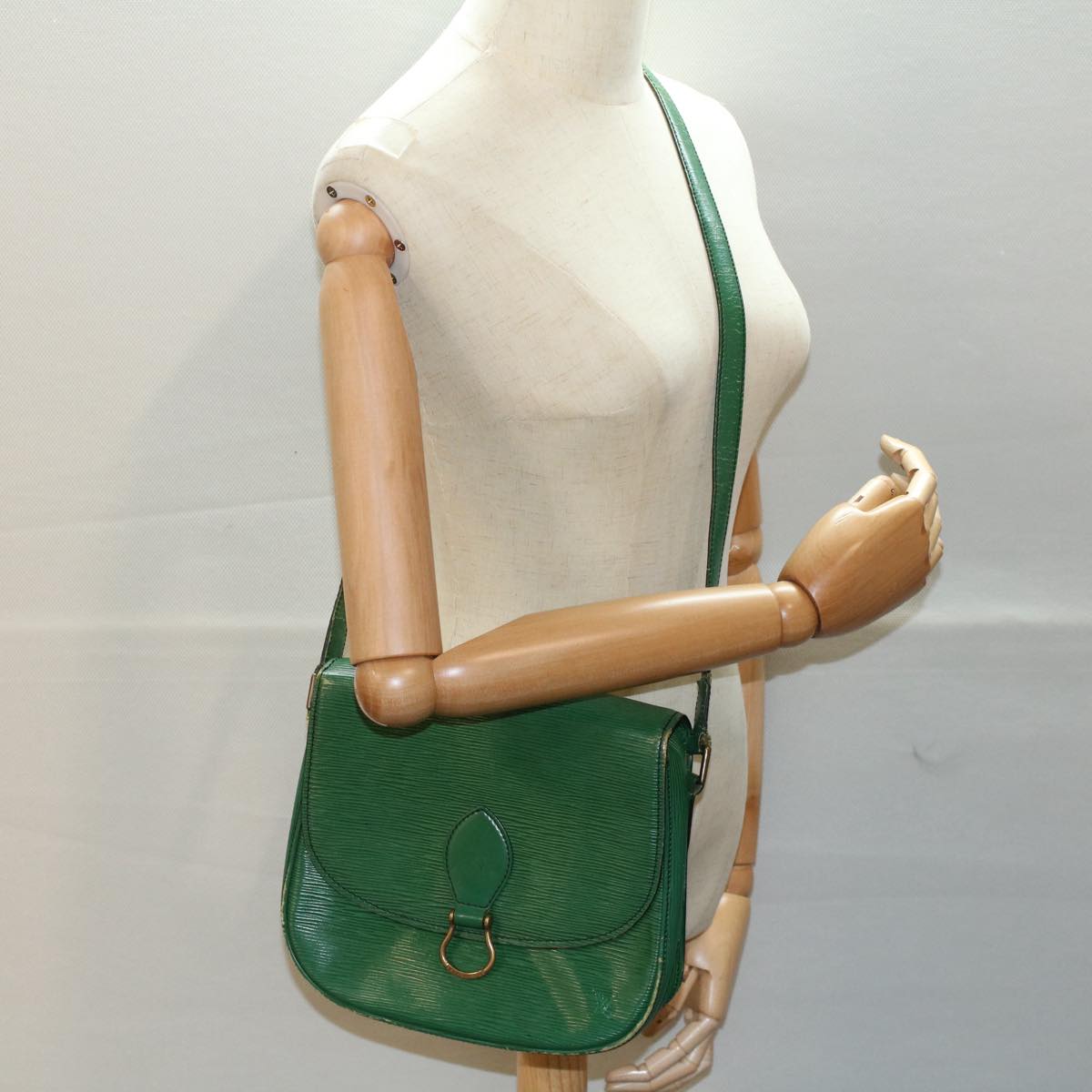 LOUIS VUITTON Epi Saint Cloud GM Shoulder Bag Green M52194 LV 54543