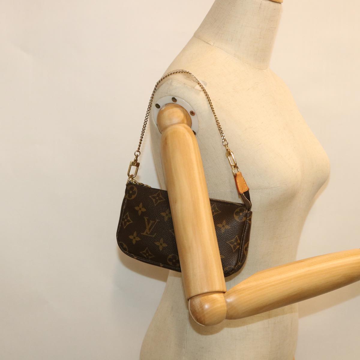 LOUIS VUITTON Monogram Mini Pochette Accessoires Pouch M58009 LV 55135