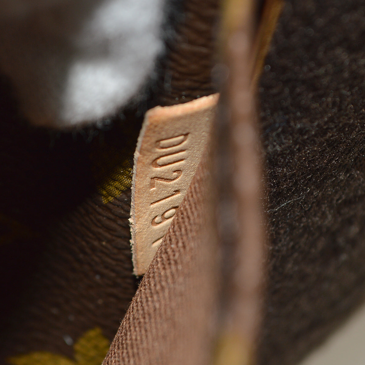 Louis Vuitton 2011 Monogram Weekender MM Shoulder Duffle Bag M40476