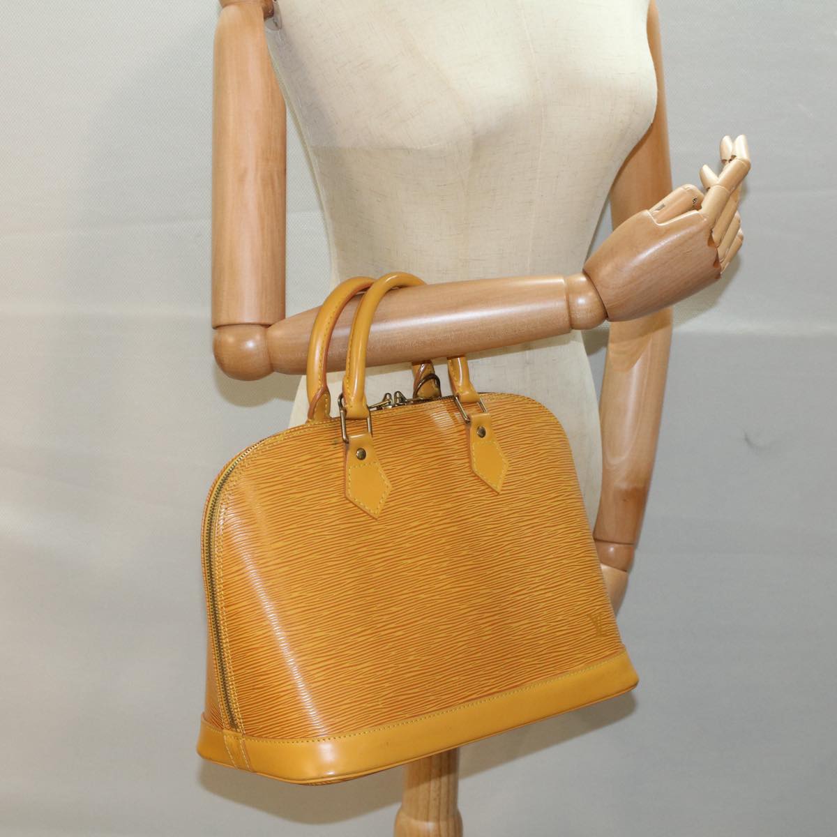LOUIS VUITTON Epi Alma Hand Bag Tassili Yellow M52149 LV 55230