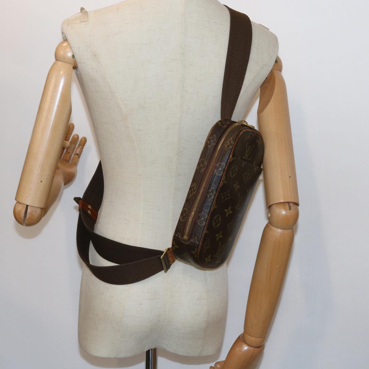 LOUIS VUITTON Monogram Pochette Gange Shoulder Bag M51870 LV 55329