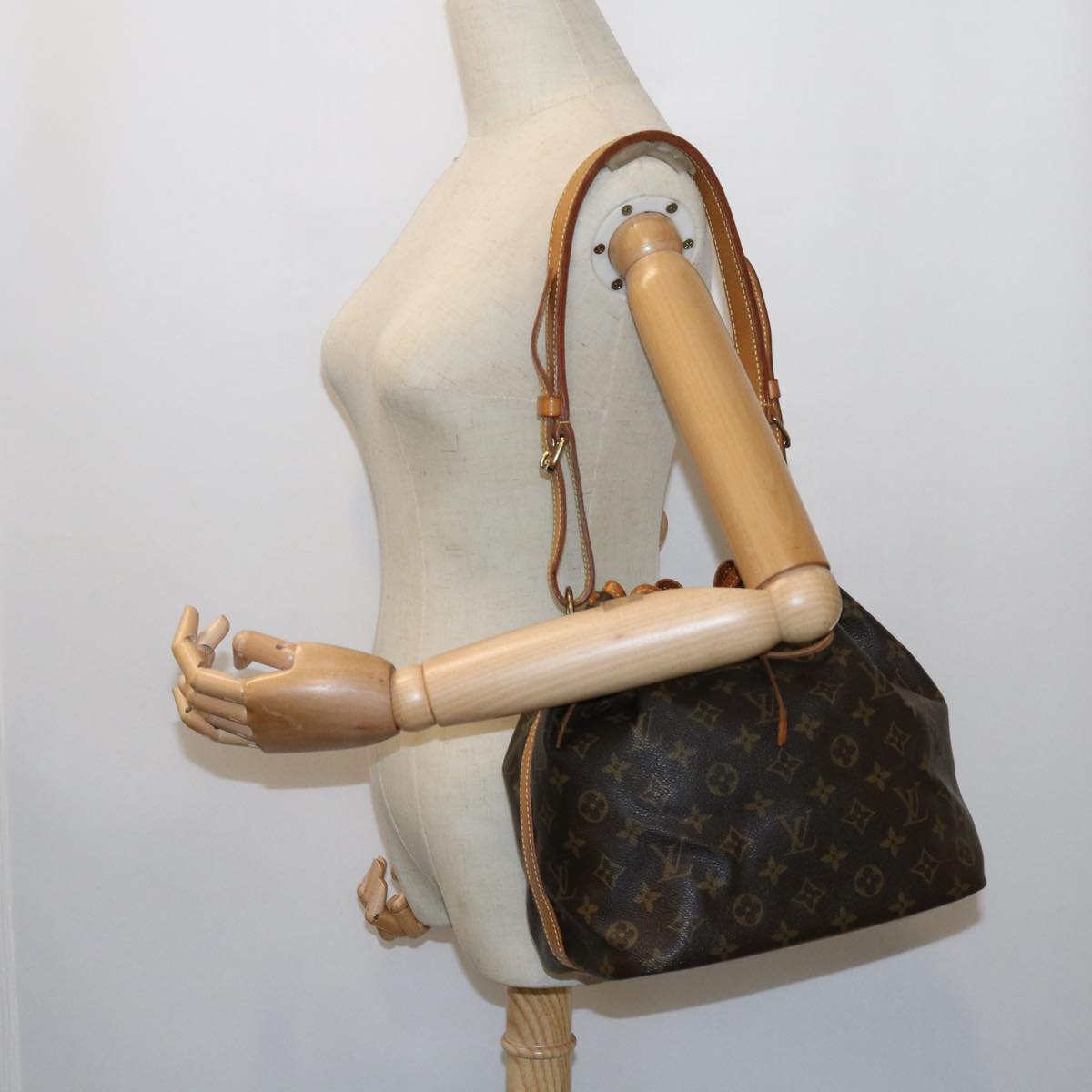 LOUIS VUITTON Monogram Petit Noe Shoulder Bag M42226 LV 55367