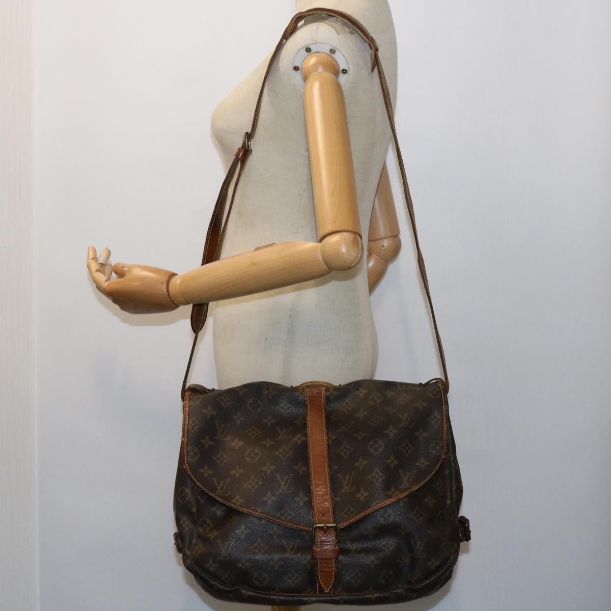 LOUIS VUITTON Monogram Saumur 35 Shoulder Bag M42254 LV 55382