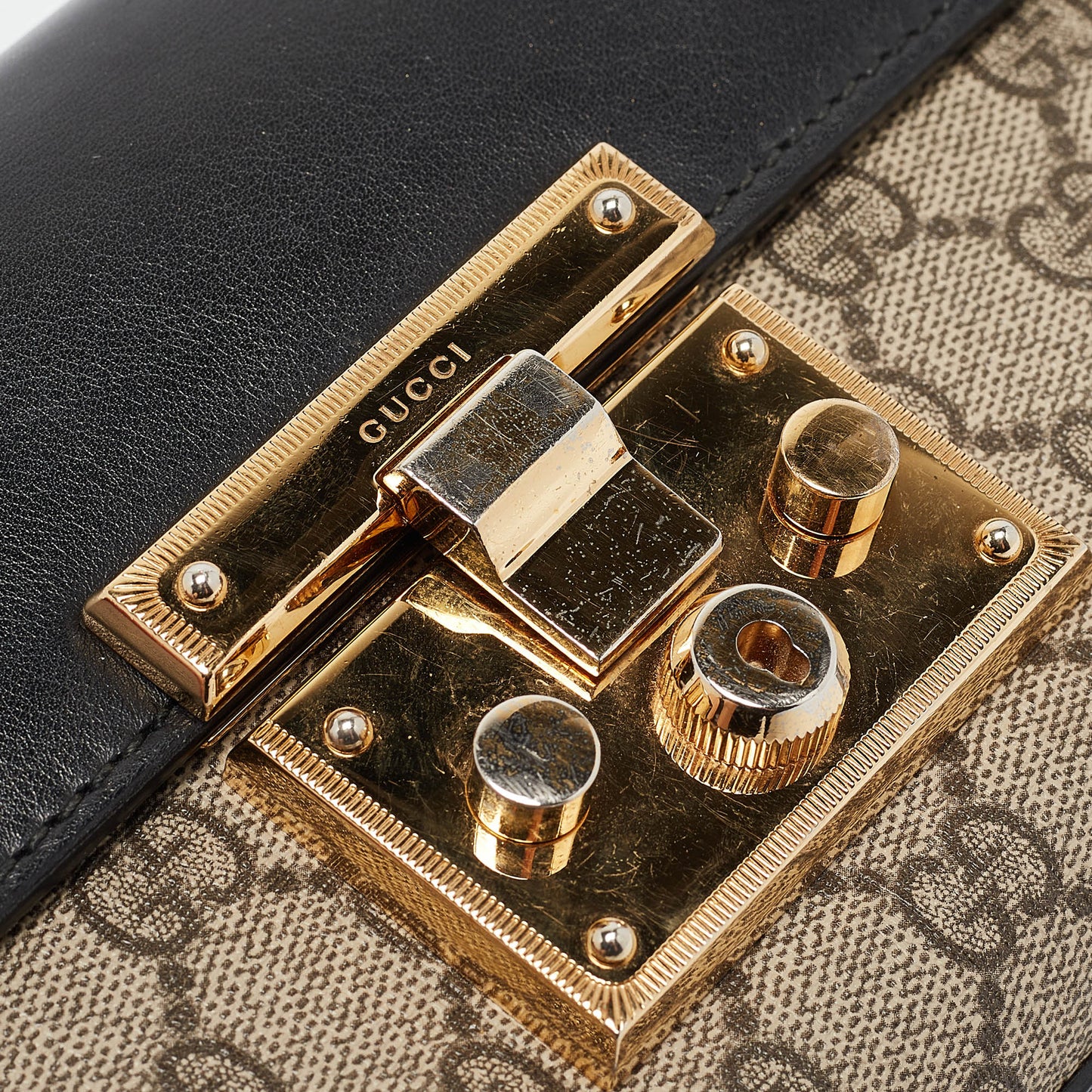 Luxury Gucci Trending 2025 Black/beige Gg Supreme Canvas And Leather Small Padlock Shoulder Bag..