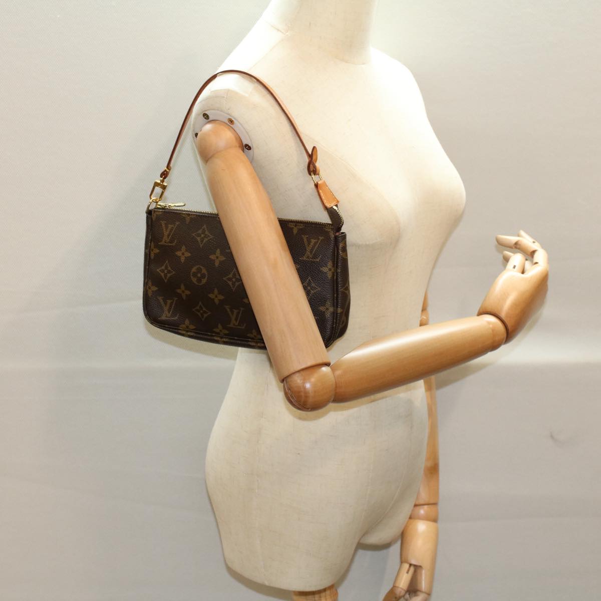LOUIS VUITTON Monogram Pochette Accessoires Pouch M51980 LV 55517