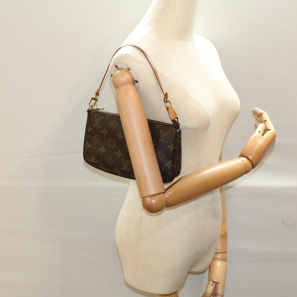 LOUIS VUITTON Monogram Pochette Accessoires Pouch M51980 LV 55523