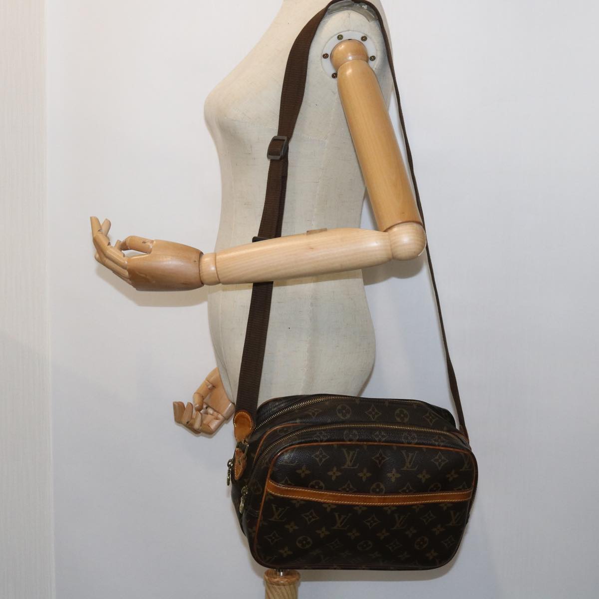 LOUIS VUITTON Monogram Reporter PM Shoulder Bag M45254 LV 55541
