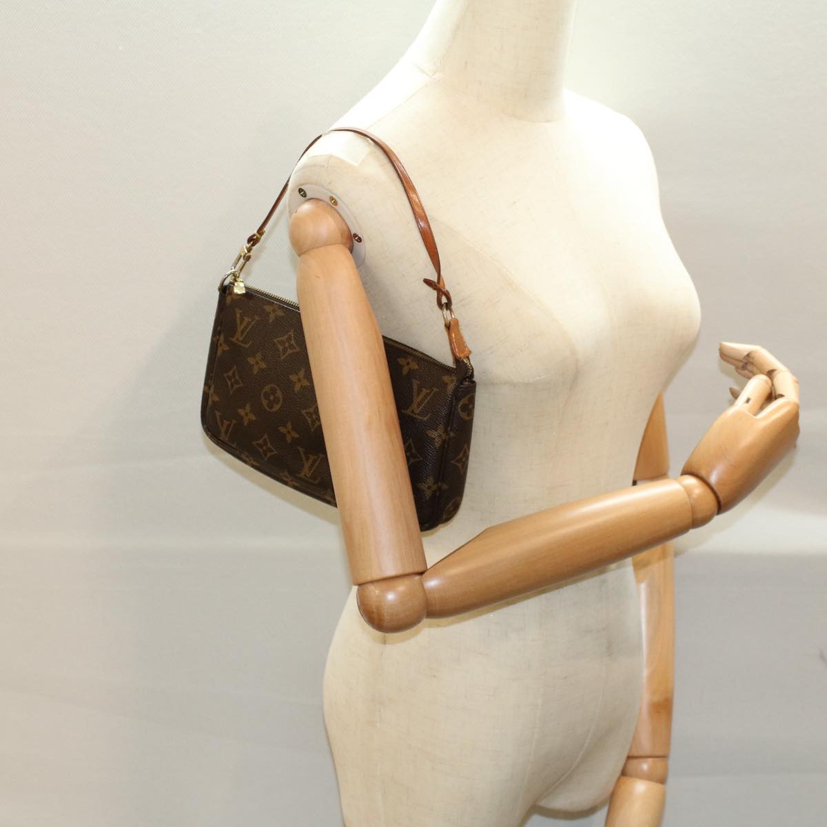 LOUIS VUITTON Monogram Pochette Accessoires Pouch M51980 LV 55868