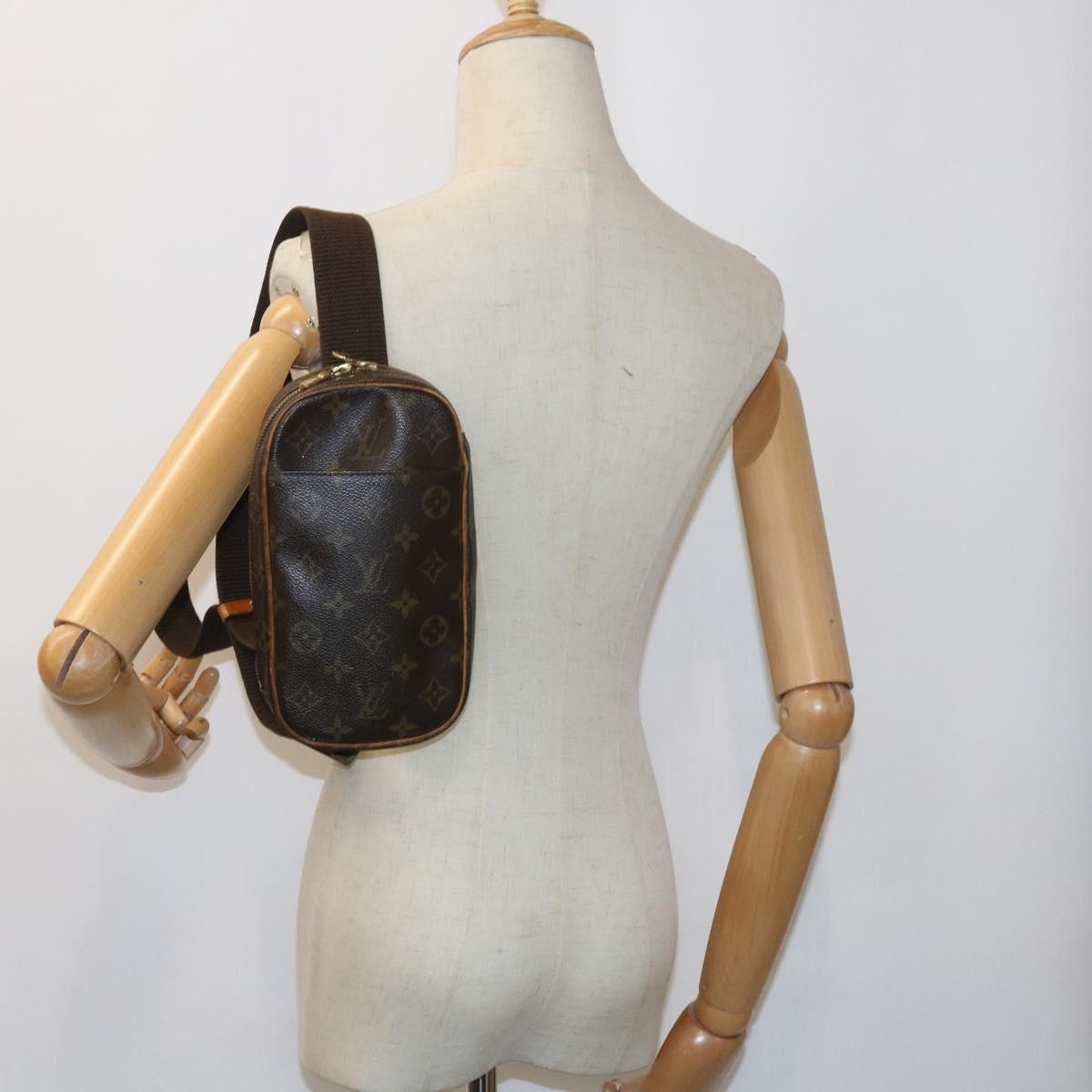 LOUIS VUITTON Monogram Pochette Gange Shoulder Bag M51870 LV 55890