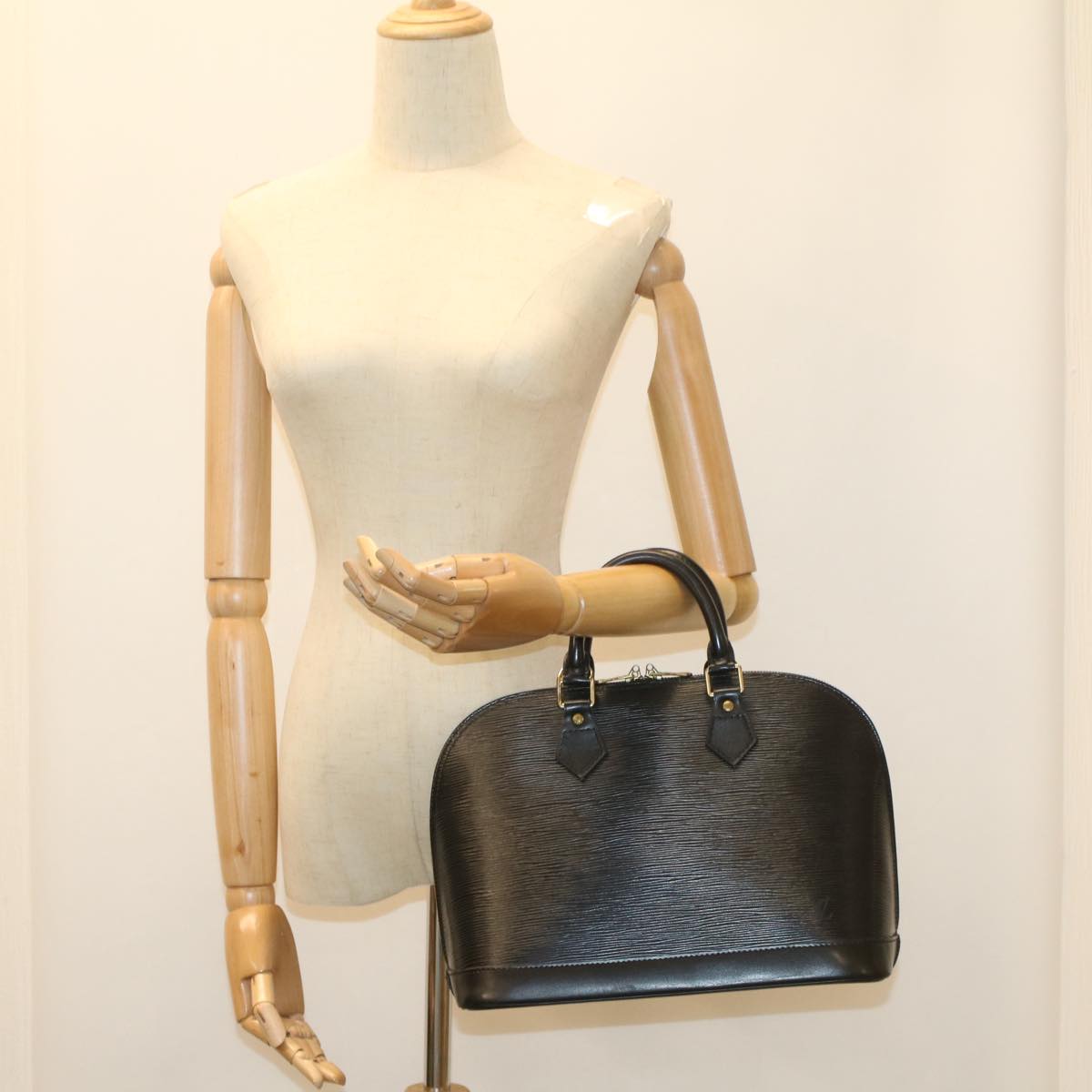 LOUIS VUITTON Epi Alma Hand Bag Black M52142 LV 55991