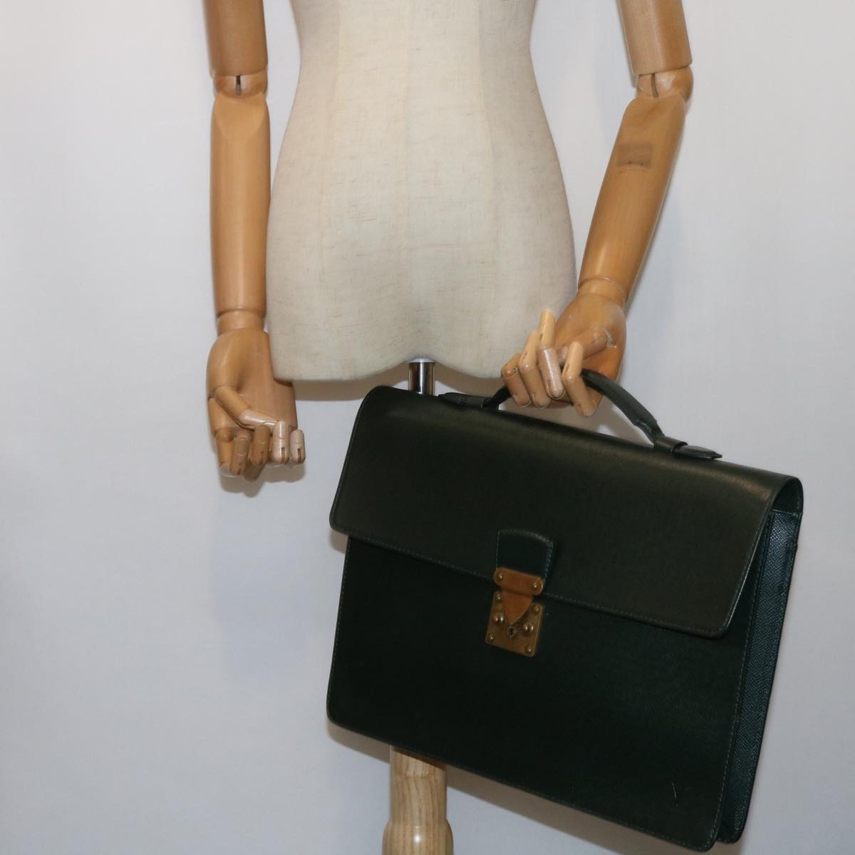 LOUIS VUITTON Taiga Serviette Kourad Business Bag Epicea M30074 LV 56145