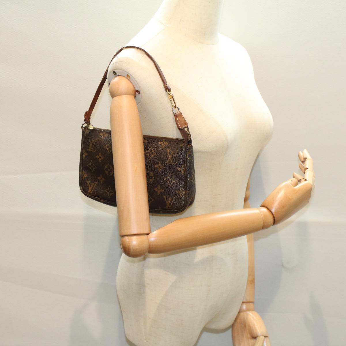 LOUIS VUITTON Monogram Pochette Accessoires Pouch M51980 LV 56416