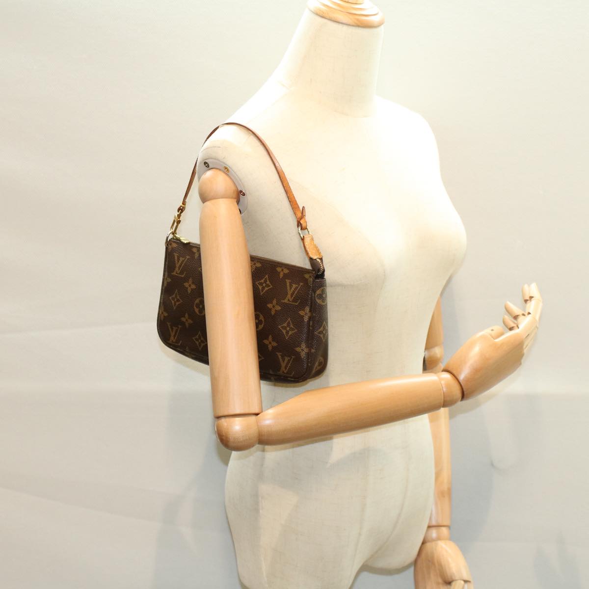 LOUIS VUITTON Monogram Pochette Accessoires Pouch M51980 LV 56417