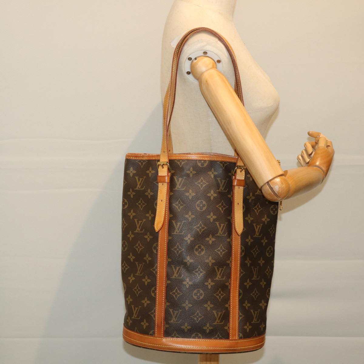 LOUIS VUITTON Monogram Bucket GM Shoulder Bag M42236 LV 56965