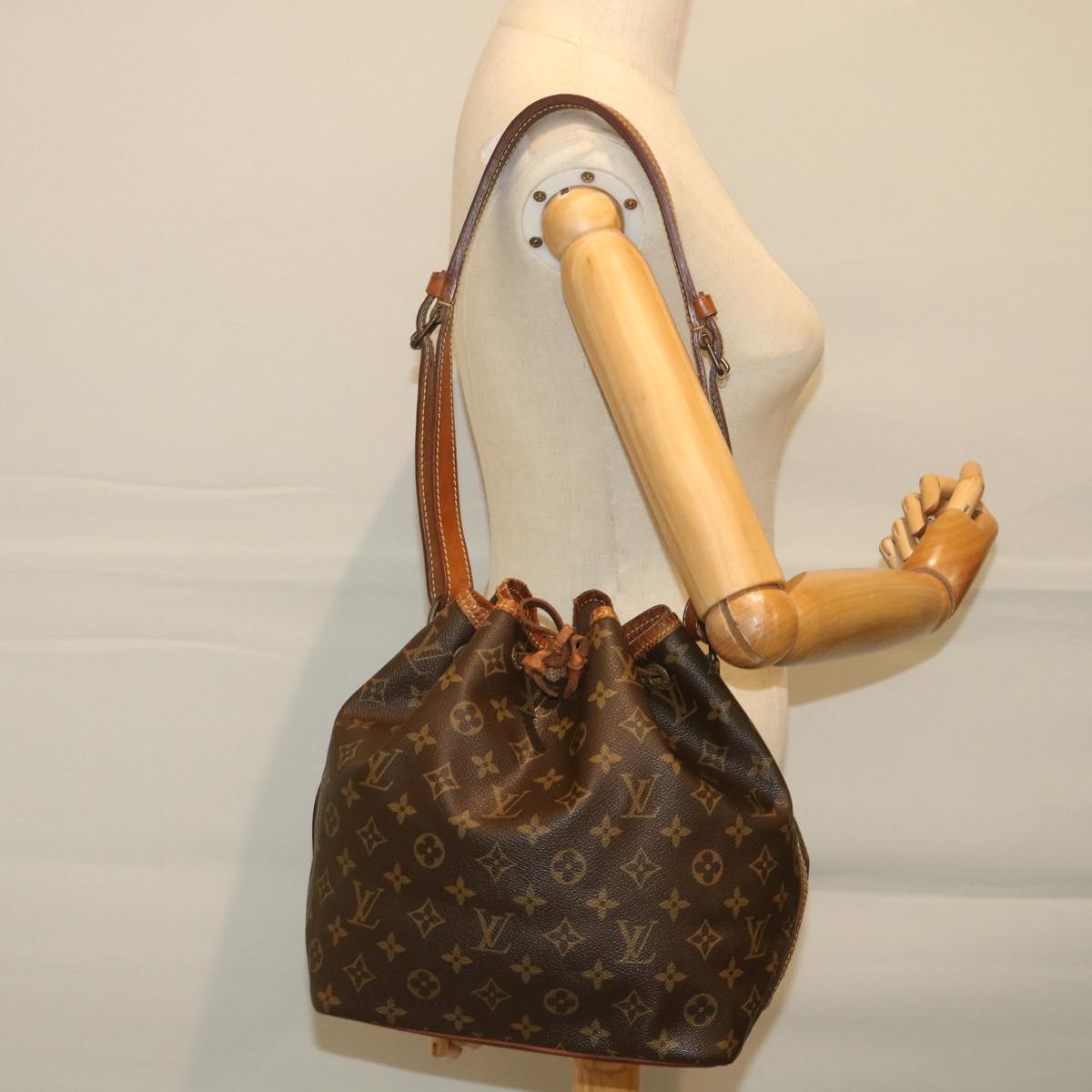 LOUIS VUITTON Monogram Petit Noe Shoulder Bag M42226 LV 56975