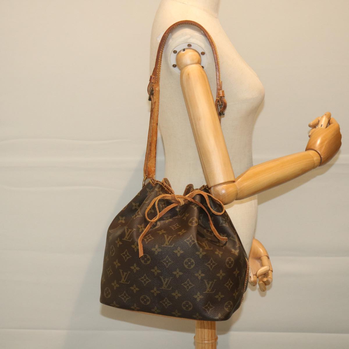 LOUIS VUITTON Monogram Petit Noe Shoulder Bag M42226 LV 57692