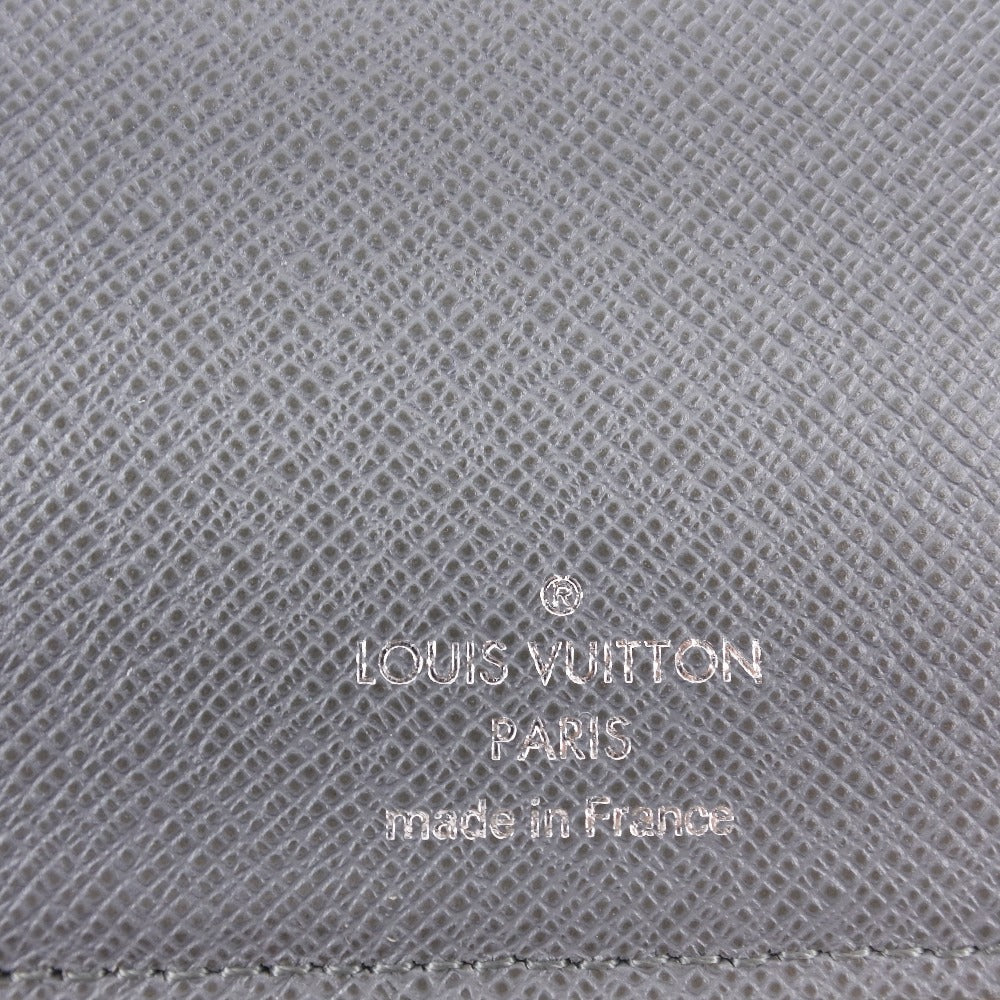 Louis Vuitton Taiga Portefeuille Brazza Wallet