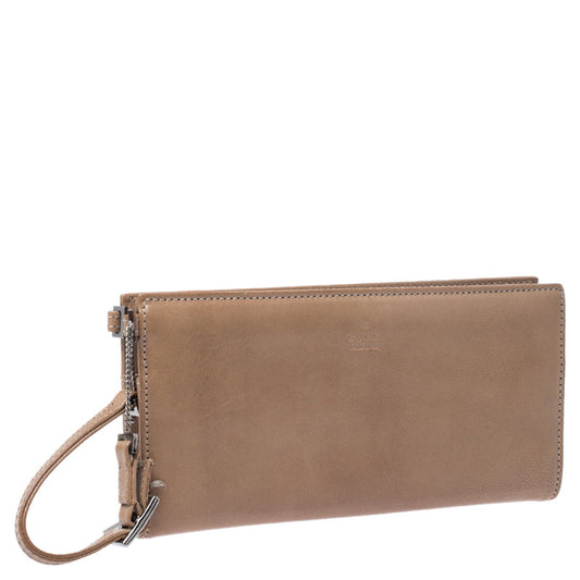 Luxury Gucci Trending 2025 Light Brown Leather Wristlet Wallet..