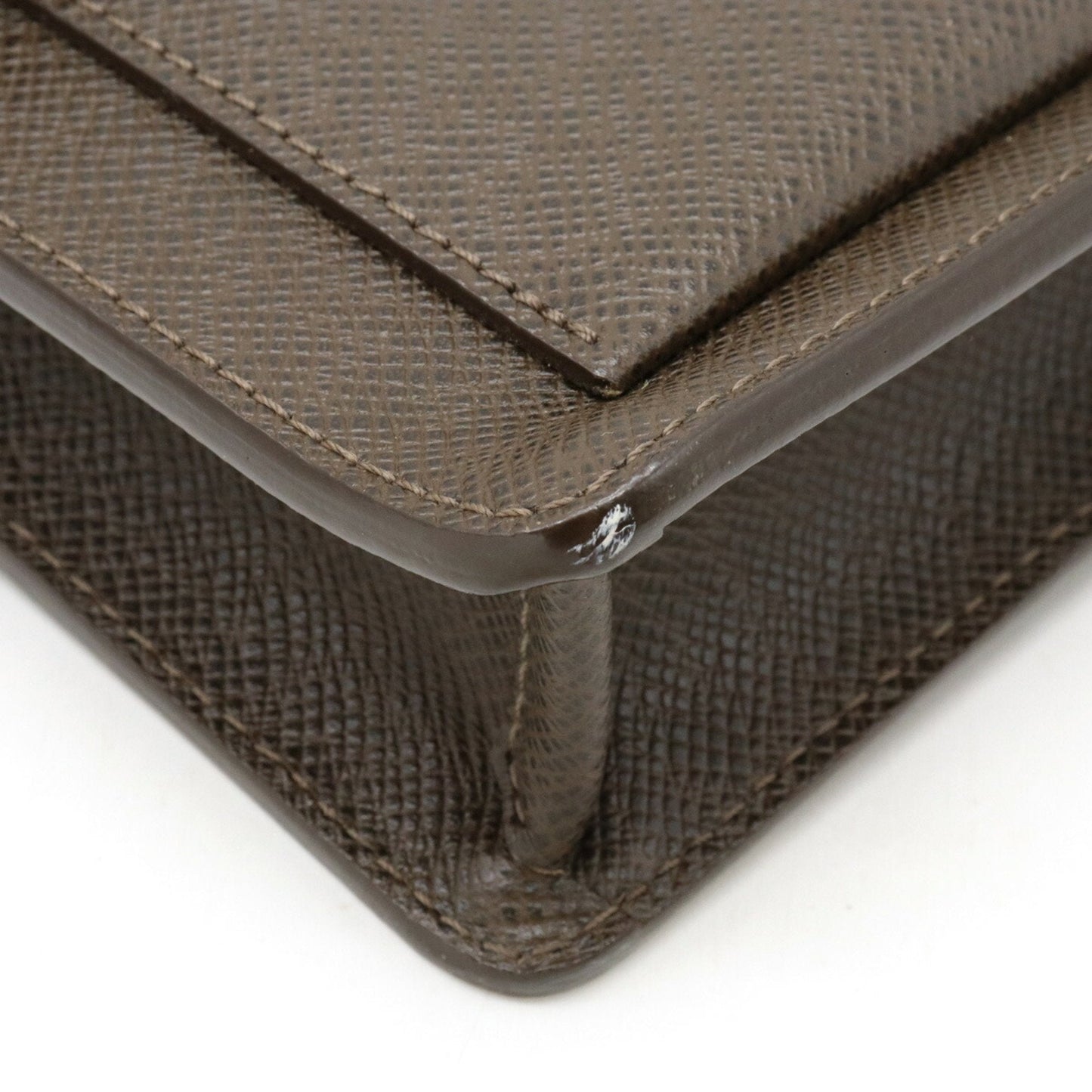 Louis Vuitton Selenga Leather Clutch Bag ()