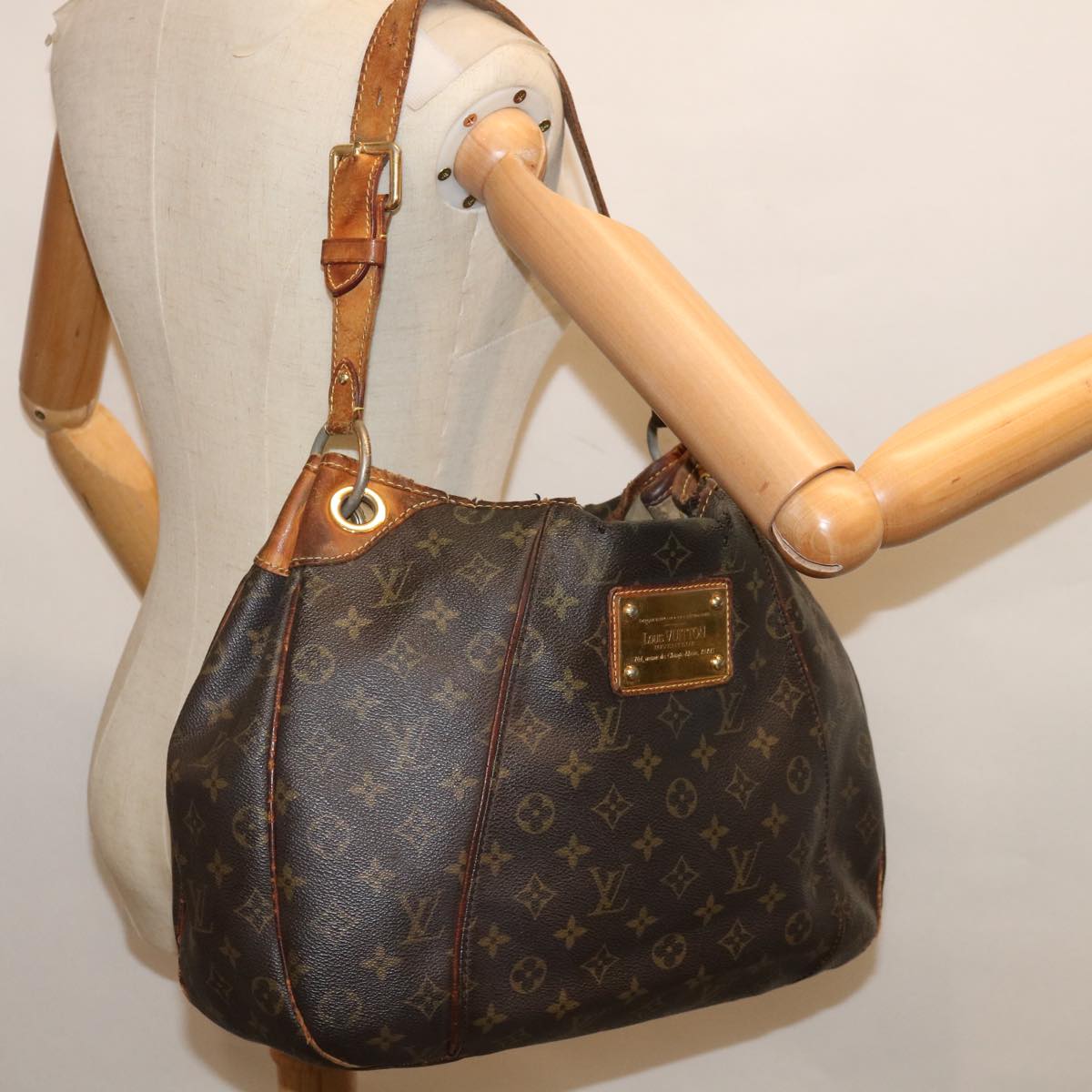LOUIS VUITTON Monogram Galliera PM Shoulder Bag M56382 LV 66205