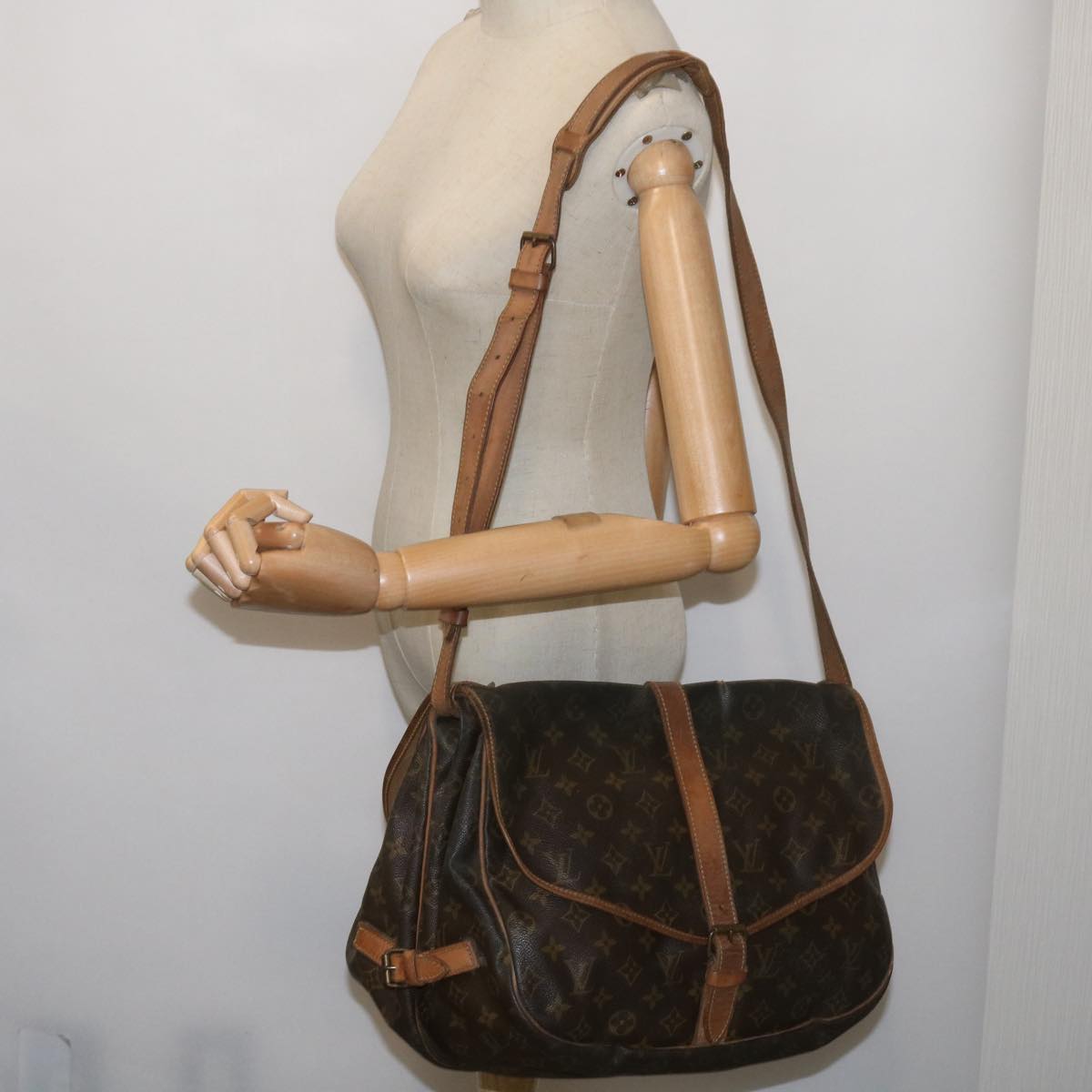 LOUIS VUITTON Monogram Saumur 35 Shoulder Bag M42254 LV 66289