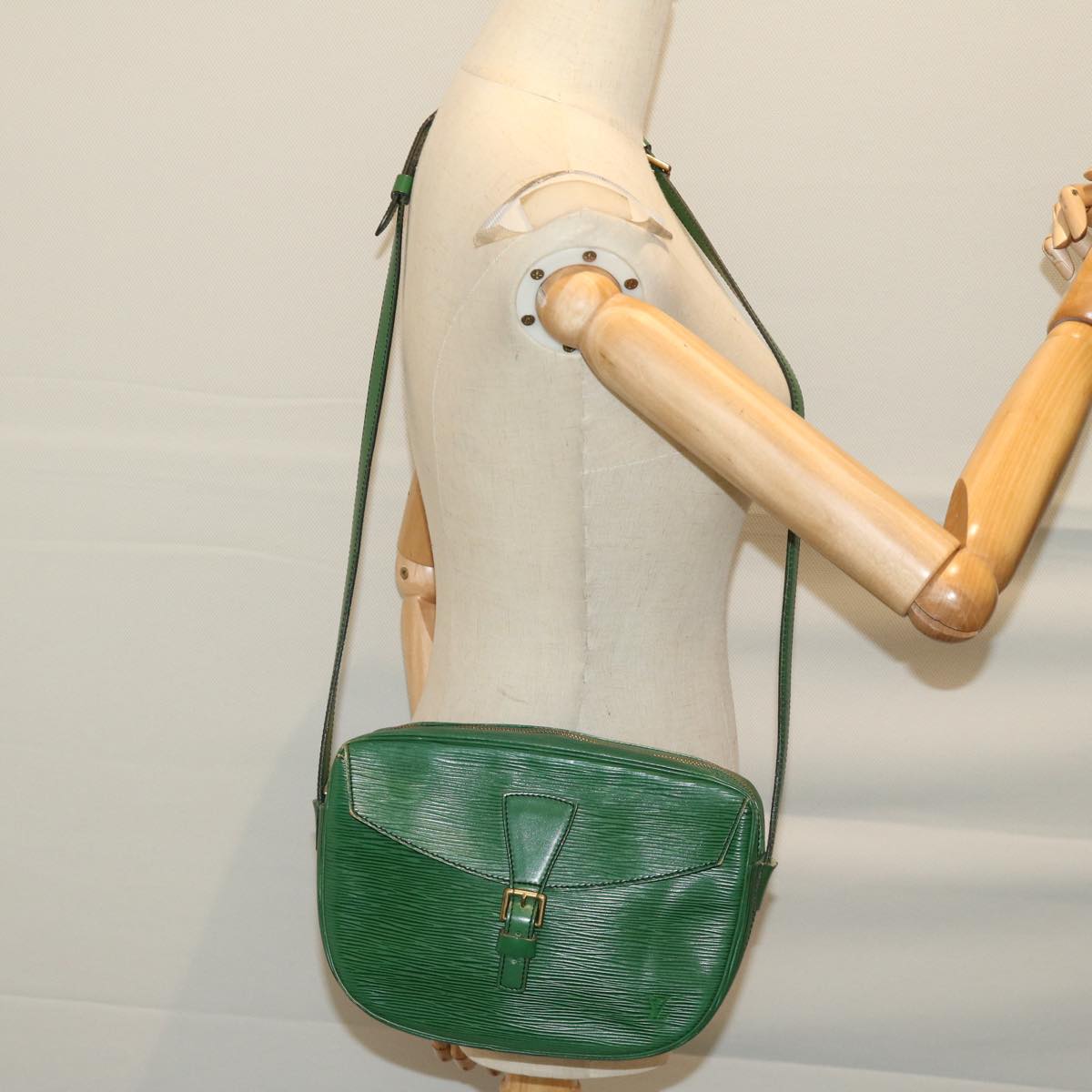 LOUIS VUITTON Epi Jeune Fille MM Shoulder Bag Green M52154 LV 66524