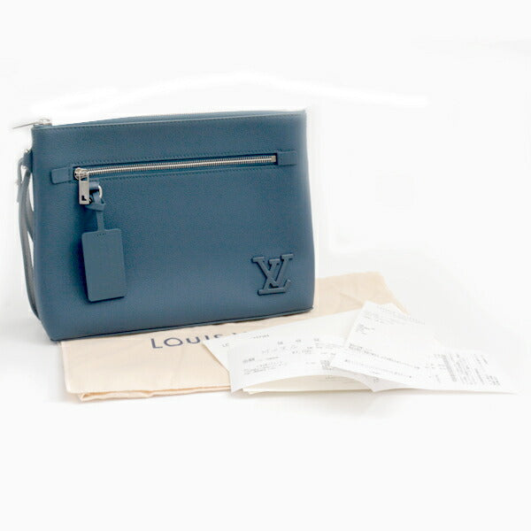 Louis Vuitton Leather Pochette iPad Clutch M81029