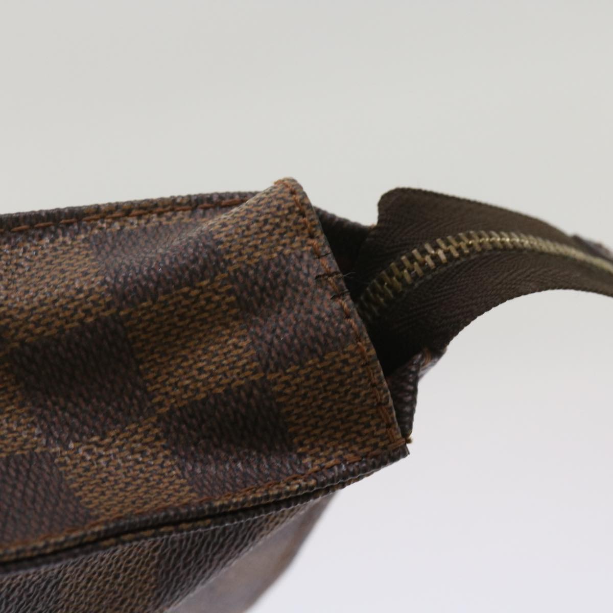 LOUIS VUITTON Damier Ebene Poche Toilette 26 Pouch N47543 LV 68986