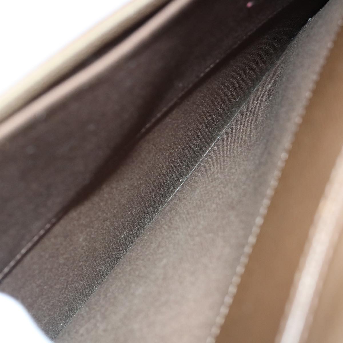 LOUIS VUITTON Taiga Robusto 1 Business Bag Grizzly M31058 LV 69123