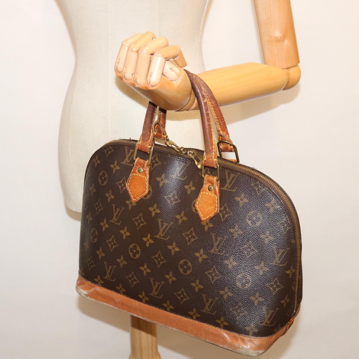 LOUIS VUITTON Monogram Alma Hand Bag M51130 LV 70382