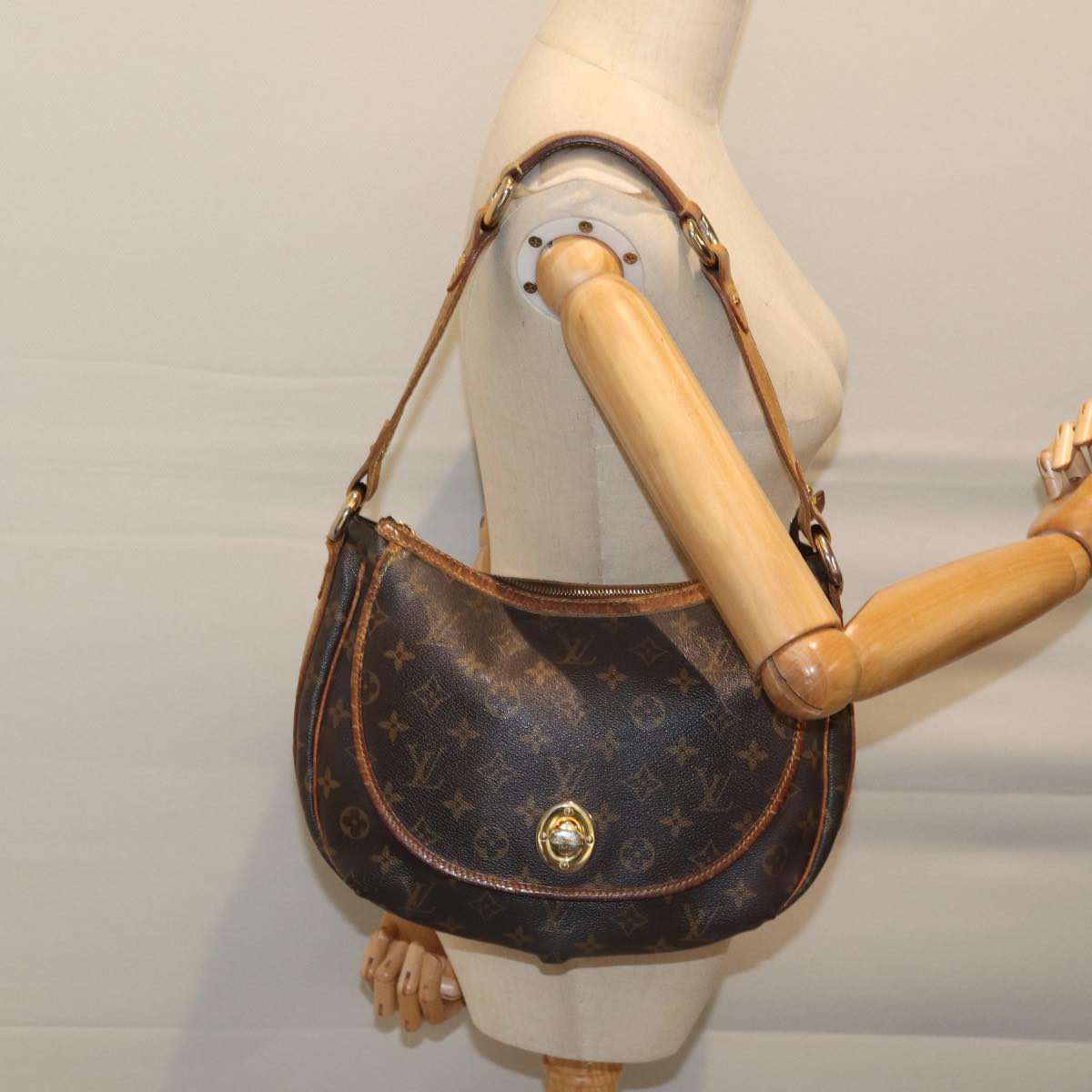 LOUIS VUITTON Monogram Tolum PM Shoulder Bag M40076 LV 70537