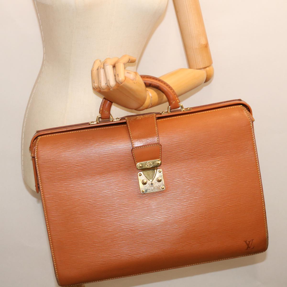 LOUIS VUITTON Epi Serviette Fermoir Business Bag Brown M54358 LV 71442