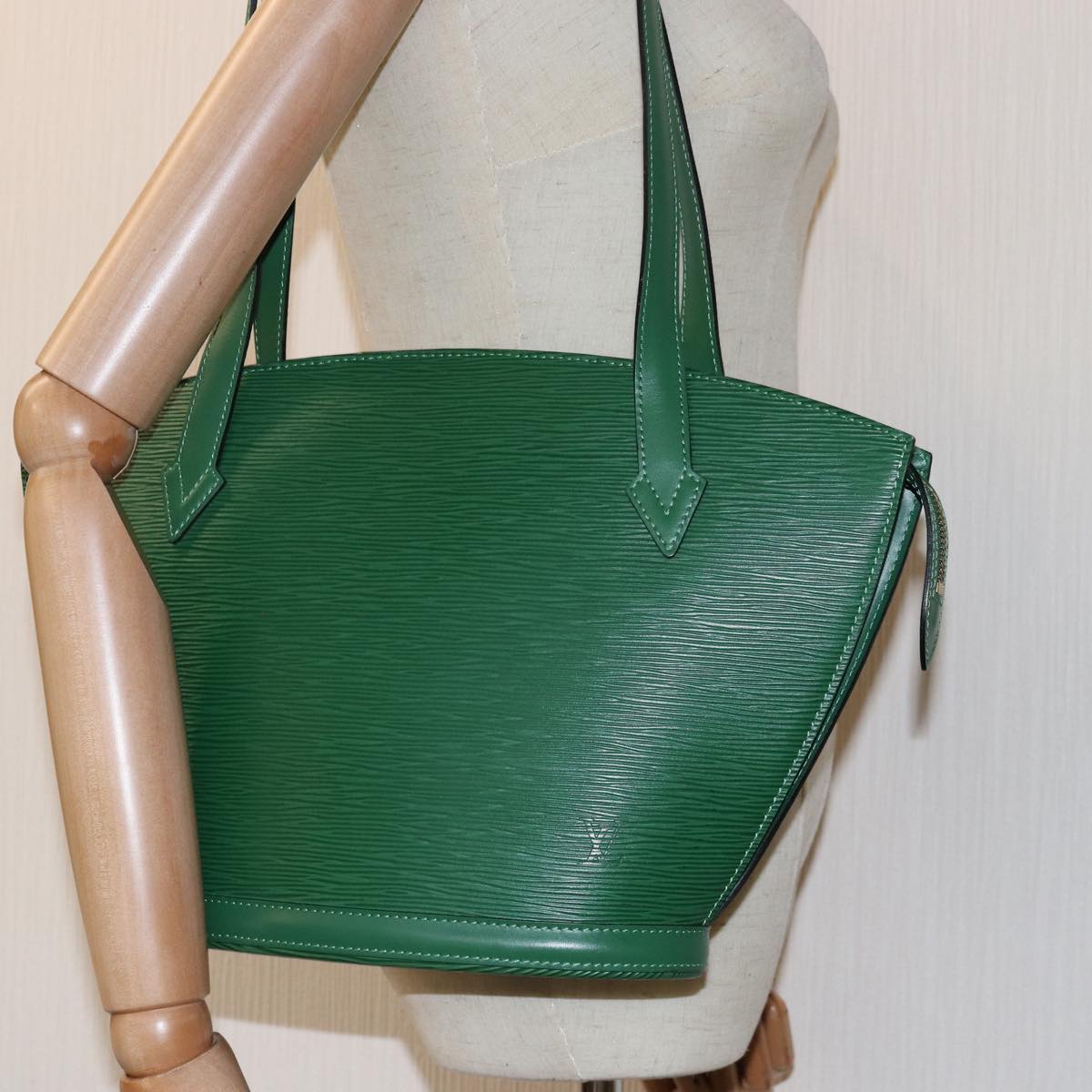 LOUIS VUITTON Epi Saint Jacques Poignees Long Bag Green M52334 LV 72244