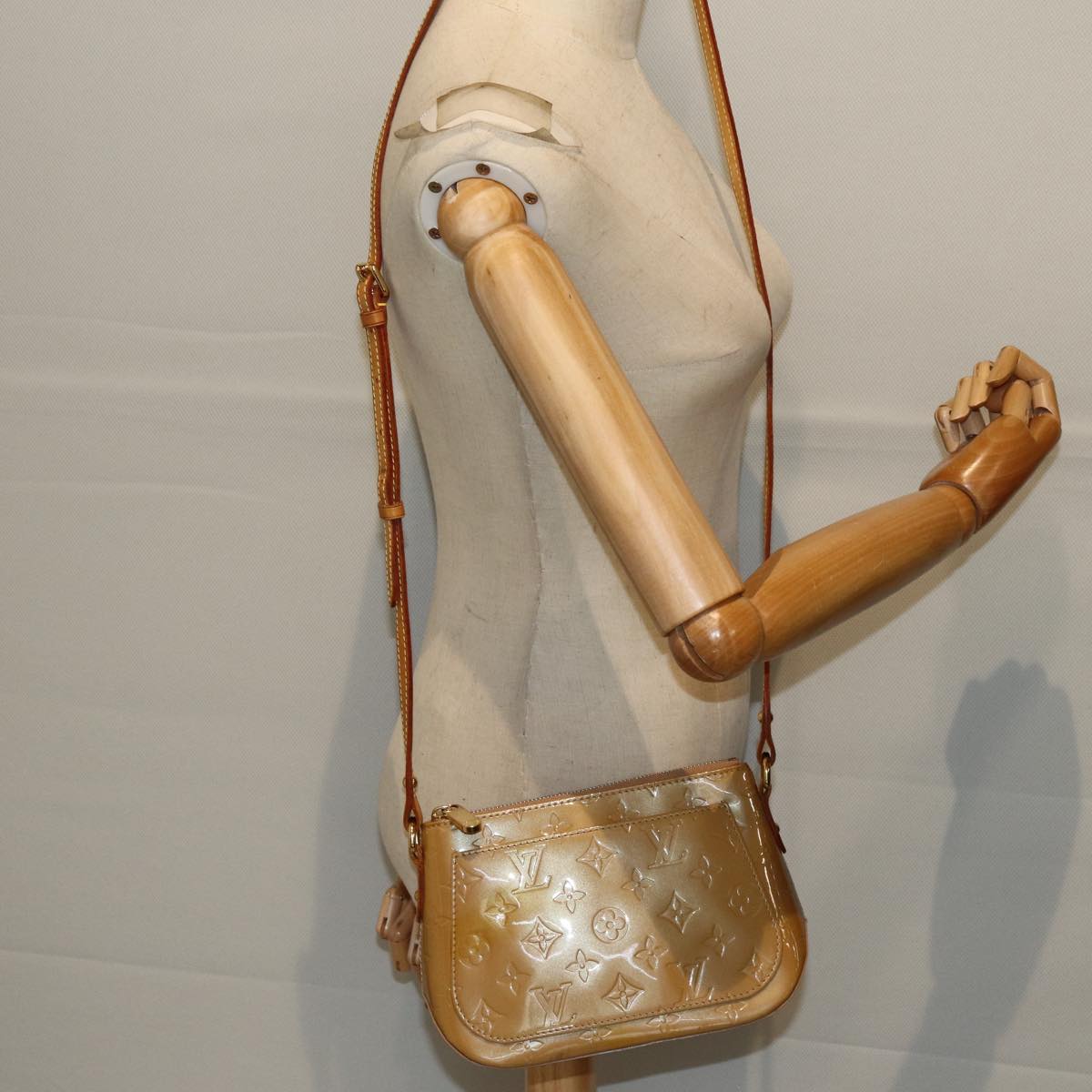 LOUIS VUITTON Vernis Minna Street Shoulder Bag Noisette M91508 LV 73021