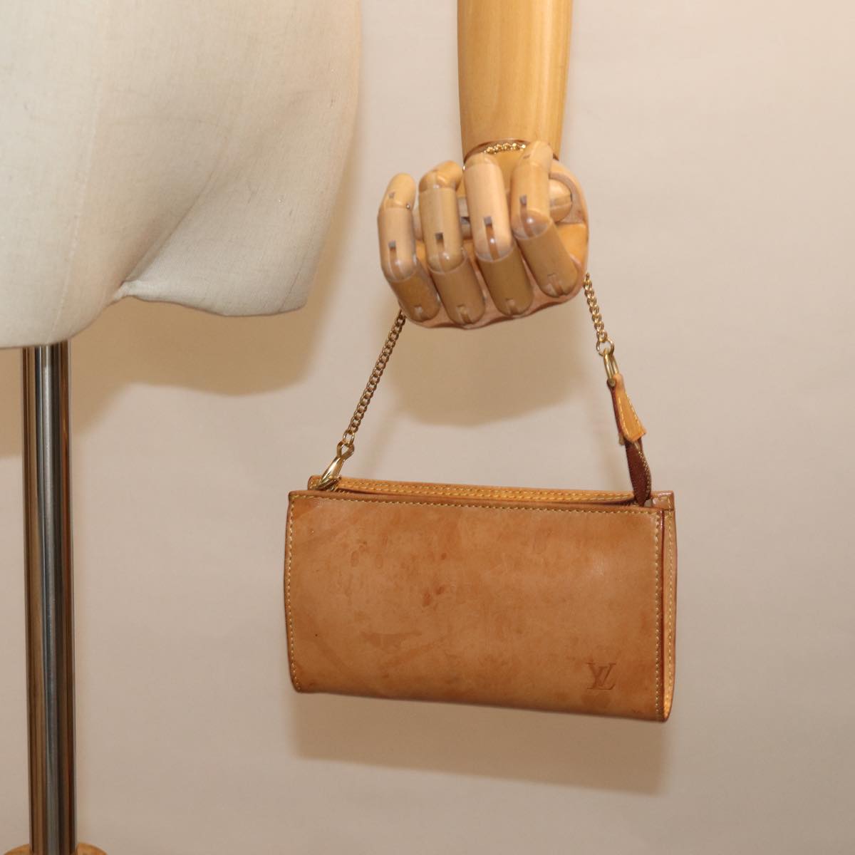 LOUIS VUITTON Nomad Leather Bucket PM Pouch Beige LV 74291