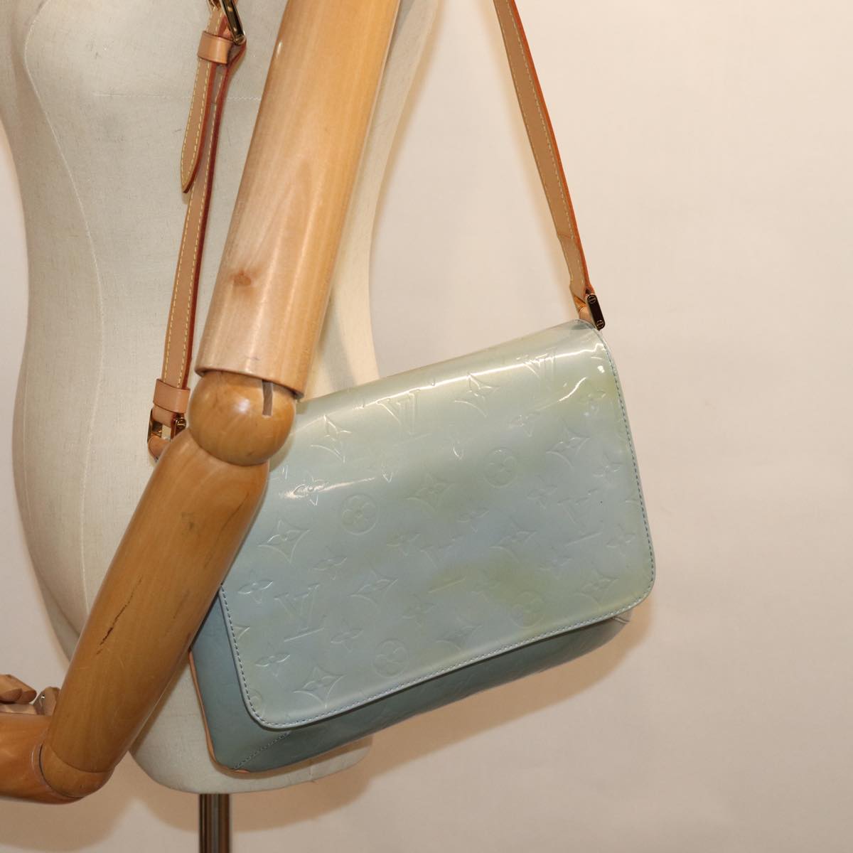 LOUIS VUITTON Monogram Vernis Thompson Street Bag Lavande M91009 LV 74317