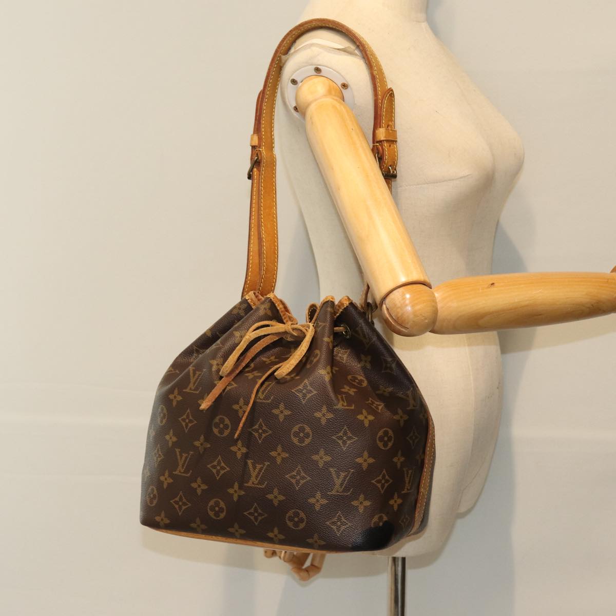 LOUIS VUITTON Monogram Petit Noe Shoulder Bag M42226 LV 74342