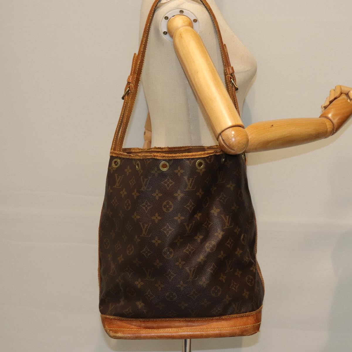 LOUIS VUITTON Monogram Noe Shoulder Bag M42224 LV 74464