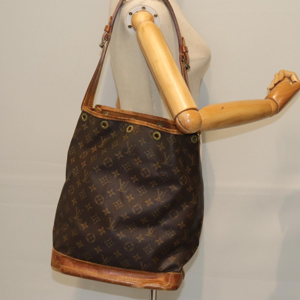 LOUIS VUITTON Monogram Noe Shoulder Bag M42224 LV 74531