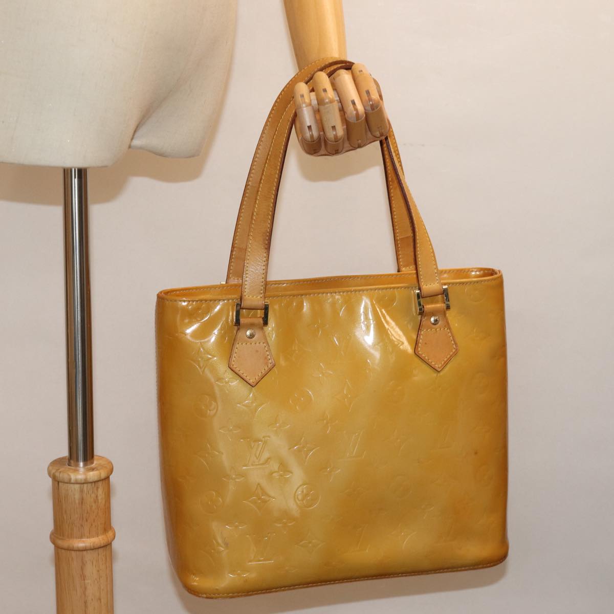 LOUIS VUITTON Monogram Vernis Houston Hand Bag Beige M91004 LV 74615