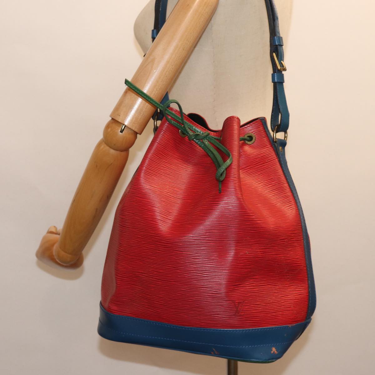 LOUIS VUITTON Epi Toriko Color Noe ShoulderBag Red Blue Green M44084 74950