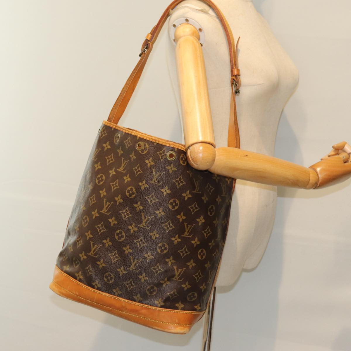 LOUIS VUITTON Monogram Noe Shoulder Bag M42224 LV 75064