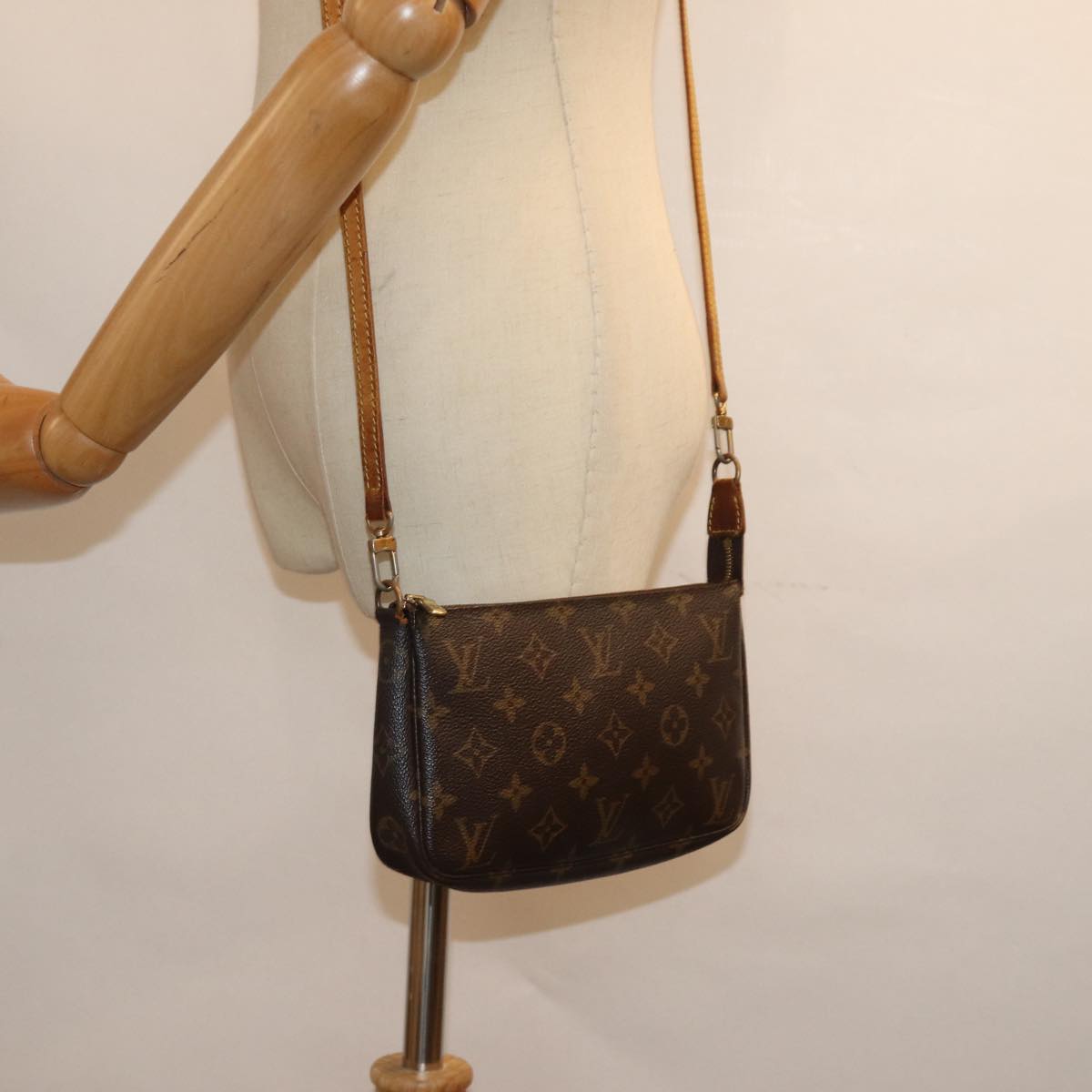 LOUIS VUITTON Monogram Pochette Accessoires Pouch M51980 LV 75856
