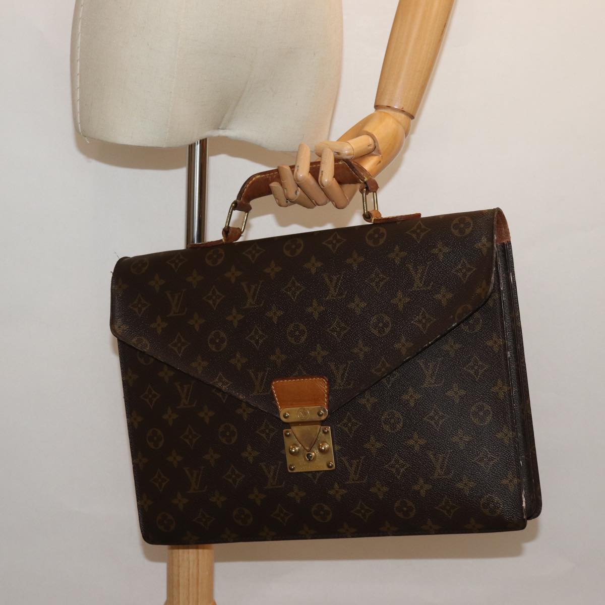 LOUIS VUITTON Monogram Serviette Conseiller Briefcase M53331 LV 76500