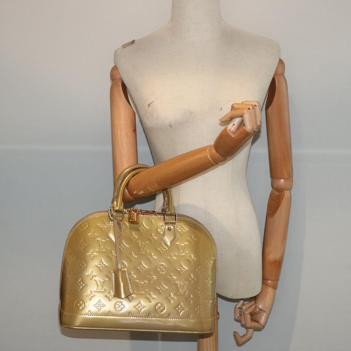 LOUIS VUITTON Monogram Vernis Alma PM Hand Bag Beige Poodle M91751 LV 77194