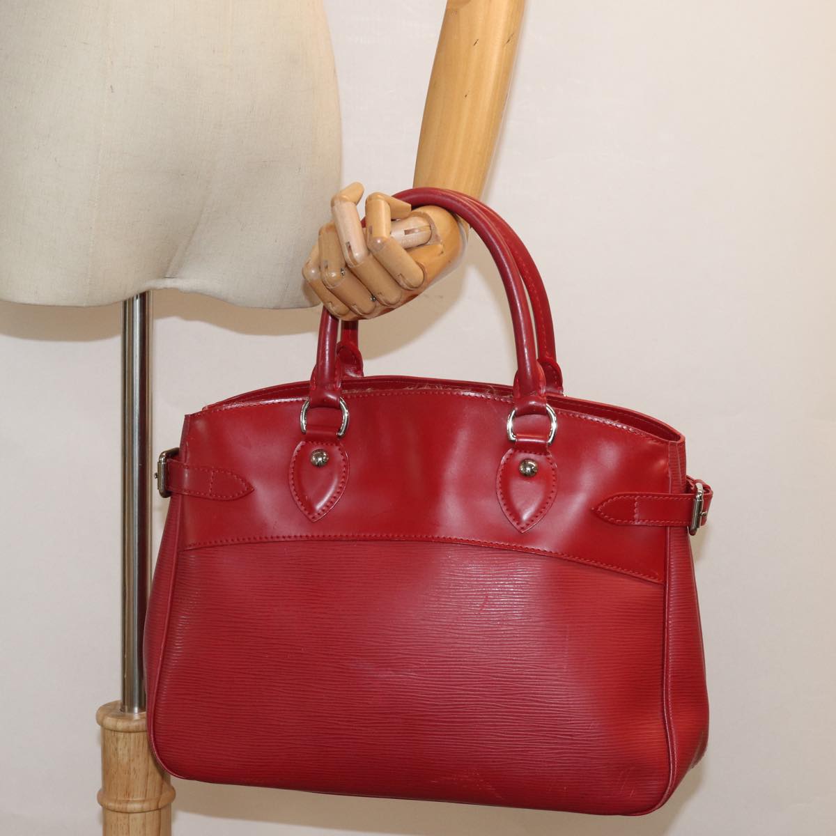 LOUIS VUITTON Epi Passy PM Hand Bag Red M5926E LV 81260