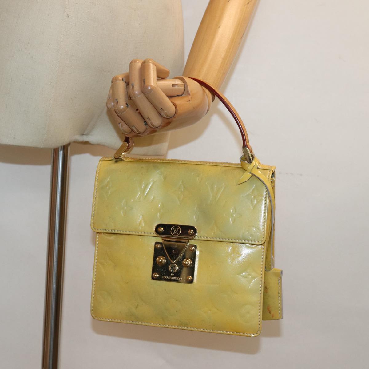 LOUIS VUITTON Monogram Vernis Spring Street Hand Bag Gris M91029 LV 81950